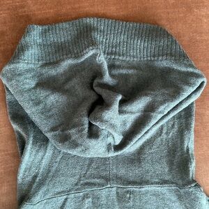 Knit Faded green Heather Hoodie Deep V plunge neck Slim fit Used